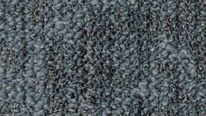 8913