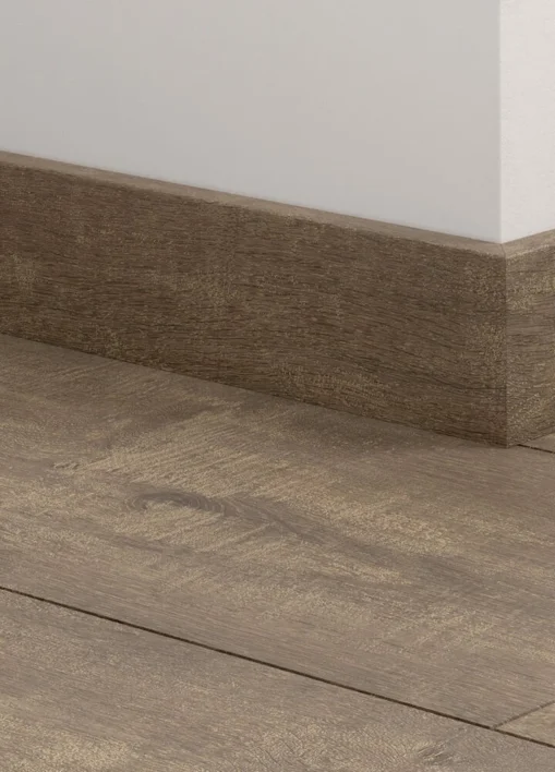 Sockellist för laminatgolv - Lodge Oak, INGEN RETURRÄTT!